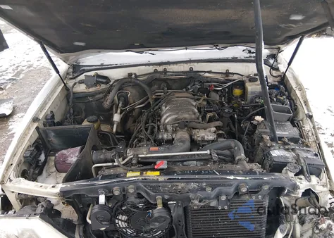 1999 Toyota Land Cruiser z USA, uszkodzony, nr VIN JT3HT05J8X0052650